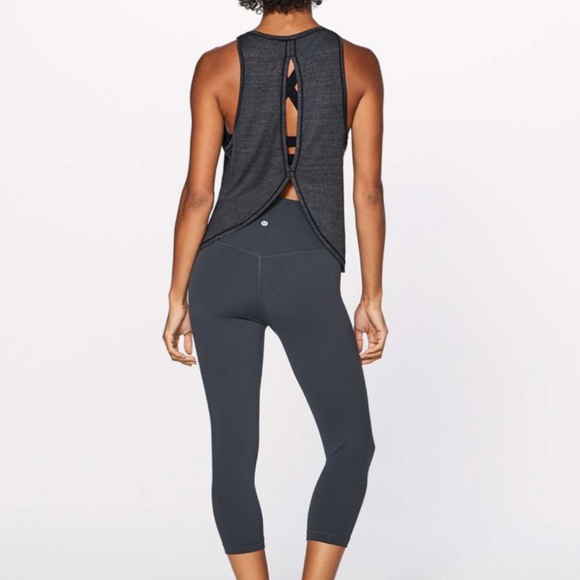 Lululemon Twist & Reach Tank - Picture 5 of 11